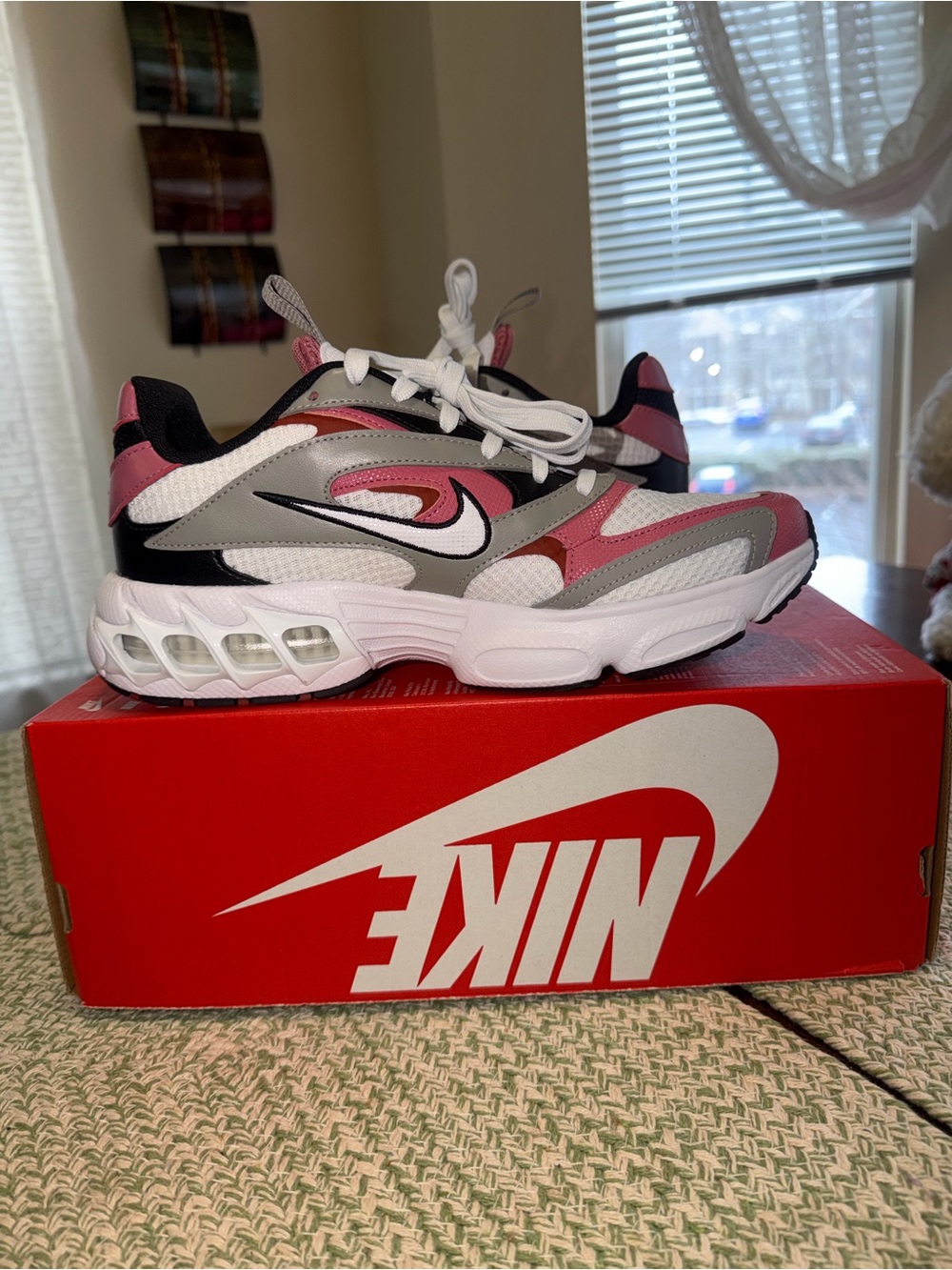 Nike Zoom Air Fire women’s sneakers size 9 new:box without lid!!